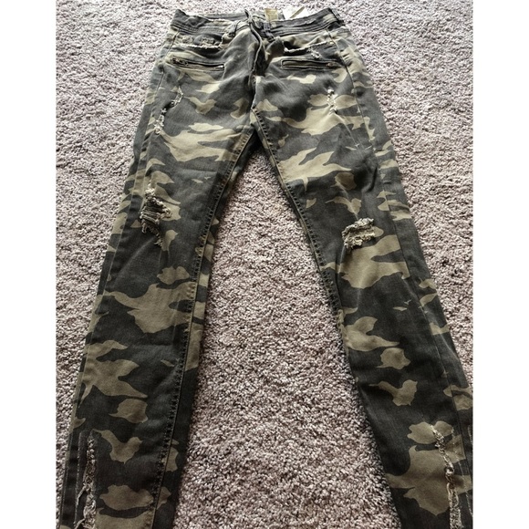 Zara Camo Jeans - Picture 1 of 4